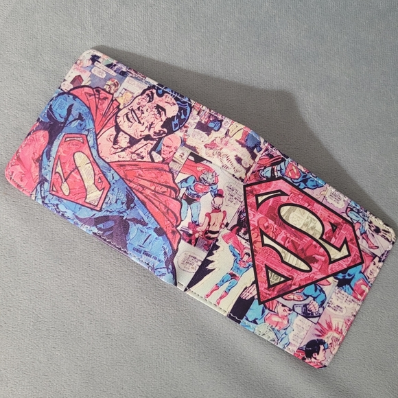 Superman Wallet - Picture 2 of 16